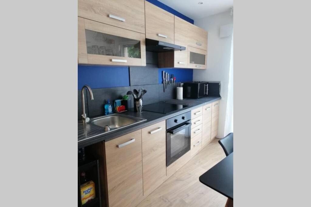 Charmant Appartement Avec Terrasse Pont-de-lʼIsère Zewnętrze zdjęcie