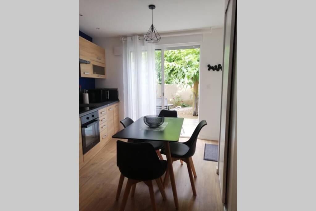 Charmant Appartement Avec Terrasse Pont-de-lʼIsère Zewnętrze zdjęcie